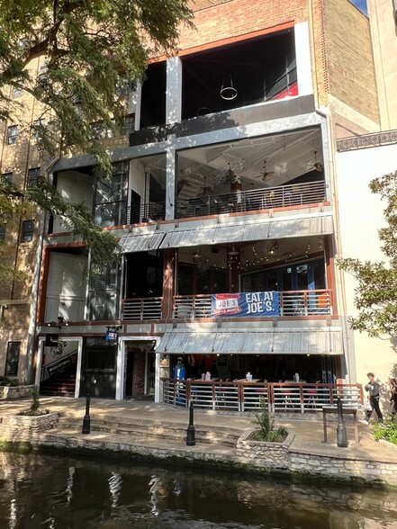 Primary Photo Of 212 College St, San Antonio Restaurant For Lease