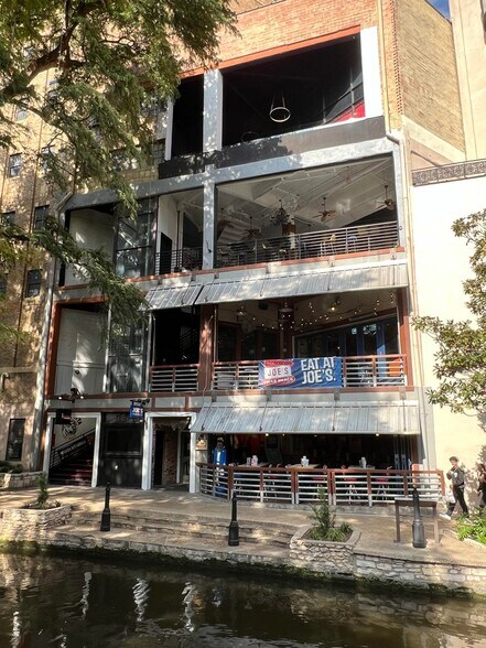 More Photos Of 212 College St, San Antonio Restaurant For Lease