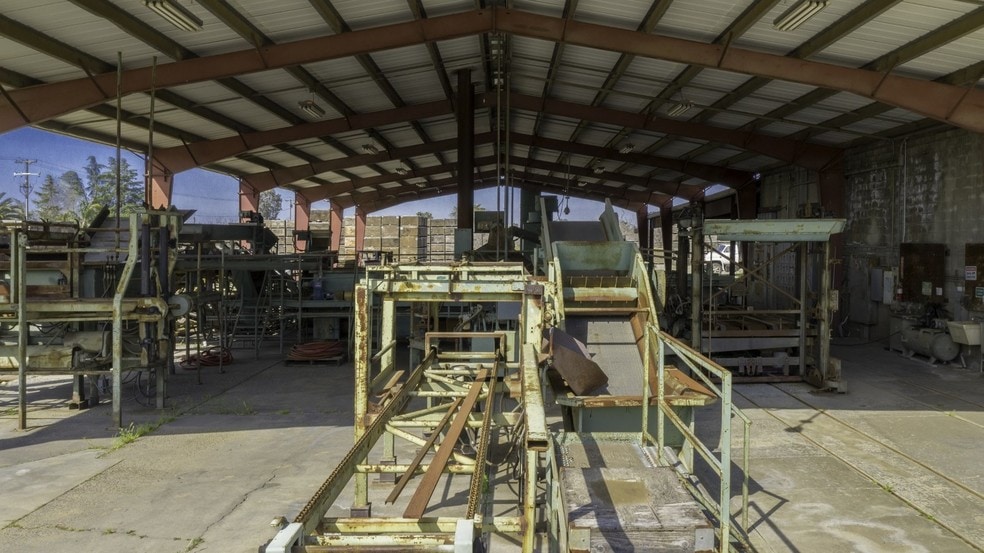 More Photos Of 8008 W Shields Ave, Fresno Food Processing For Sale