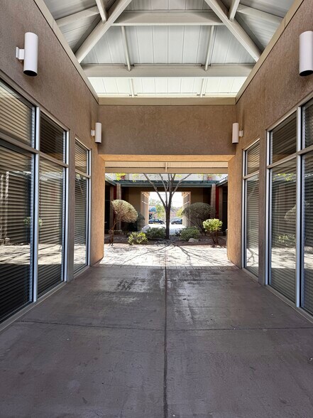 More Photos Of 7170 Westwind Dr, El Paso Medical For Lease