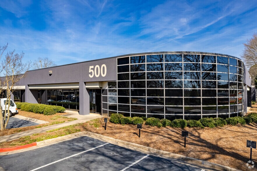 More Photos Of 7840 Roswell Rd, Sandy Springs Unknown For Lease