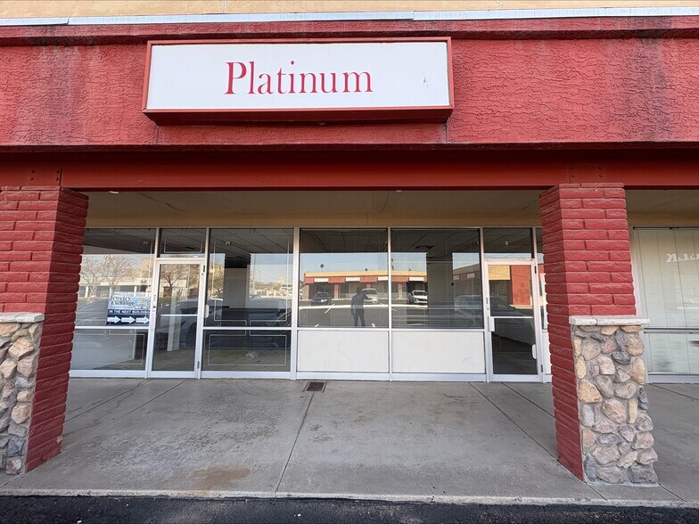 More Photos Of 12644-12654 N 28th Dr, Phoenix General Retail For Sale