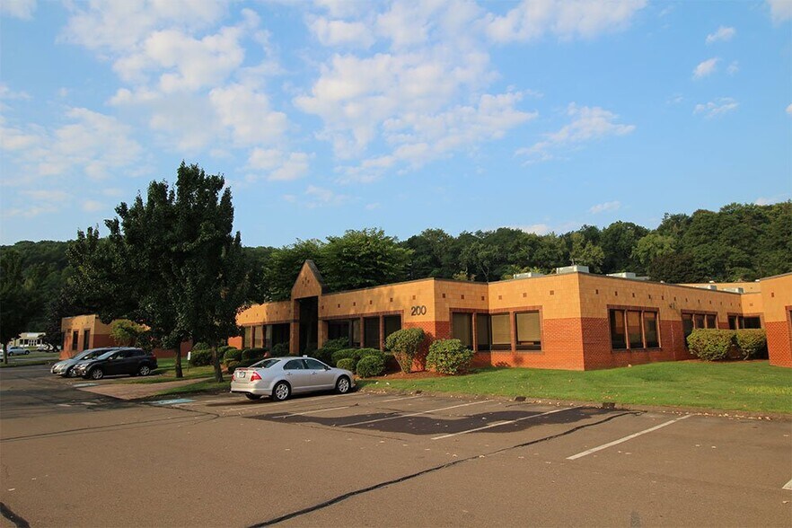 More Photos Of 1 Bradley Rd, Woodbridge Office For Lease