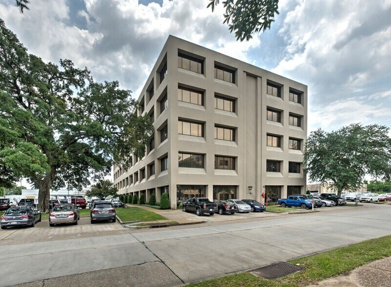 More Photos Of 880 W Commerce Rd, New Orleans Office For Lease