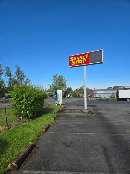 More Photos Of 10205 SW Park Way, Portland General Retail For Sale