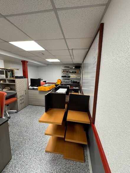 More Photos Of 121 S State St, Belvidere Flex For Sale