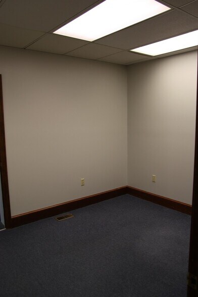 More Photos Of 215 Church St, Lenoir Office For Sale