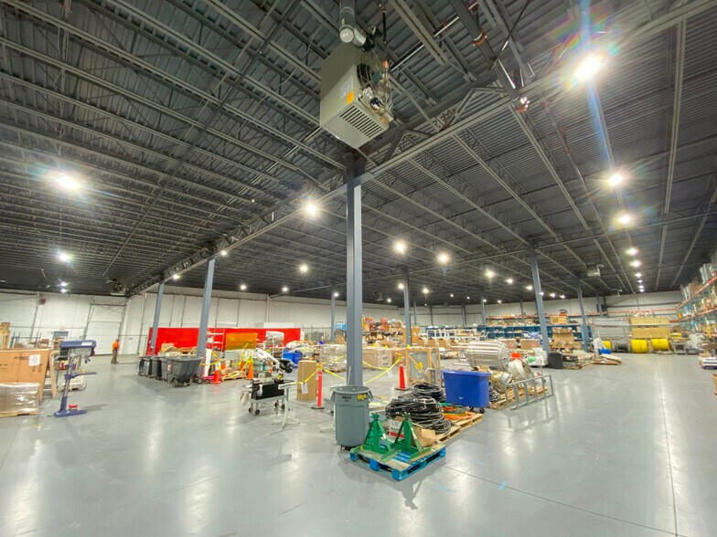 More Photos Of 7 Connector Rd, Andover Warehouse For Lease