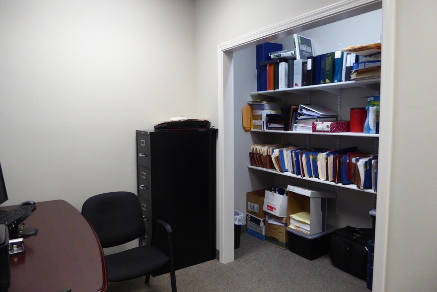 More Photos Of 132 E 5th St, Delta Office For Lease