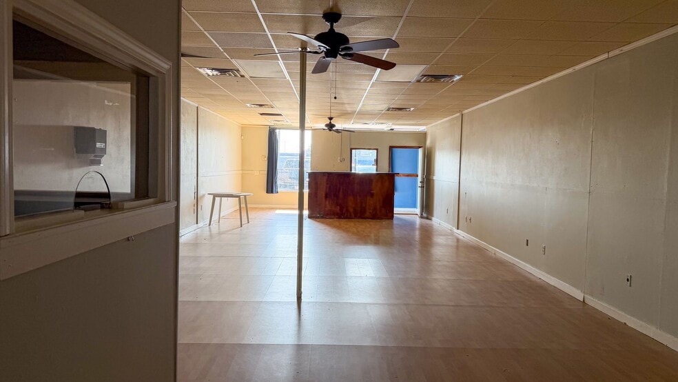 More Photos Of 541 Bonanza Dr, Fayetteville Freestanding For Sale