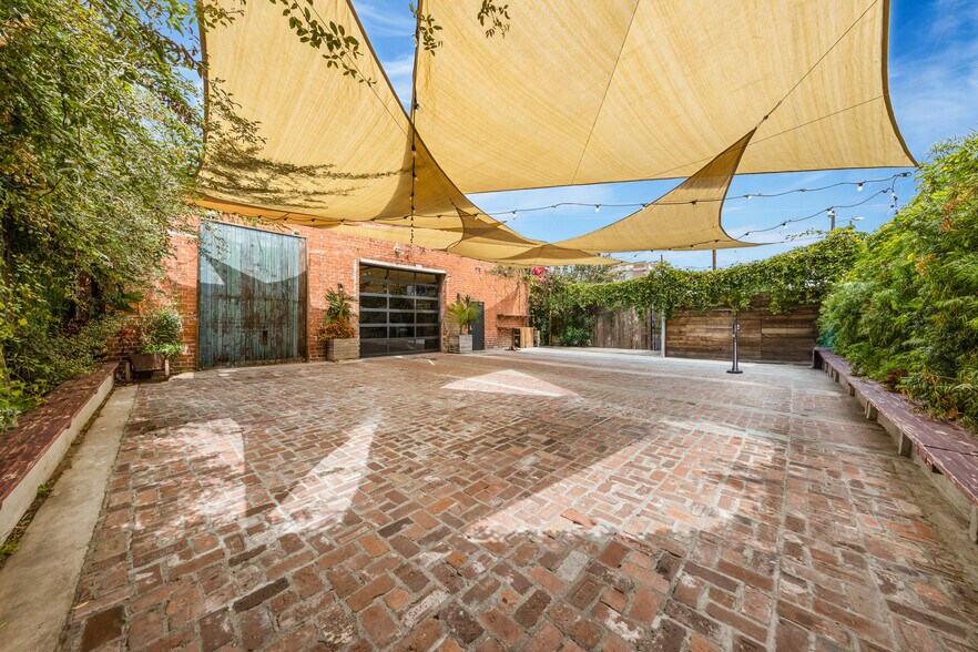 More Photos Of 802 Mateo St, Los Angeles Warehouse For Sale