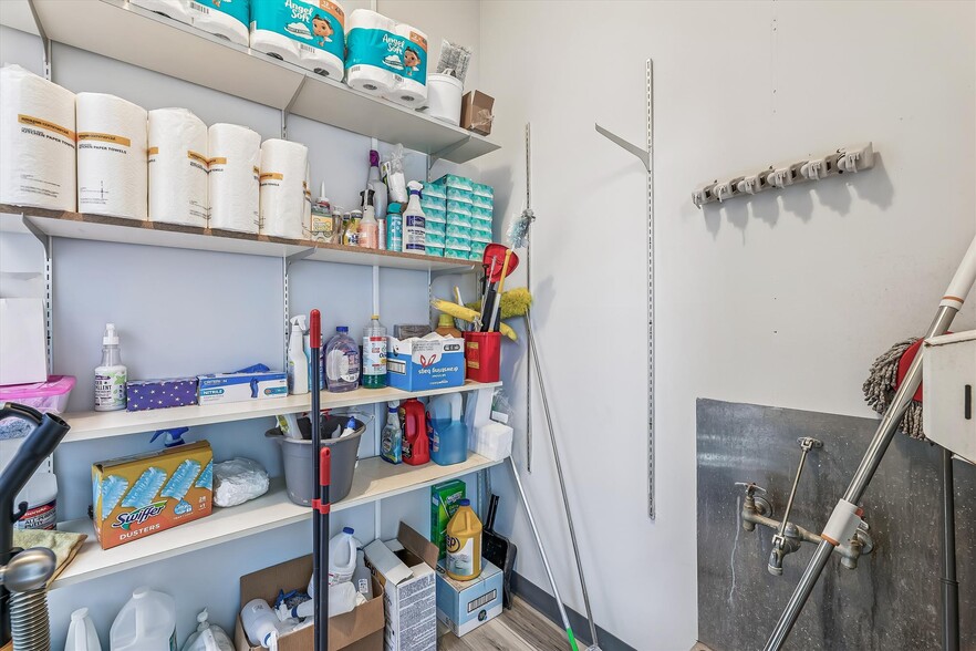 More Photos Of 12090-12114 Old Line Ctr, Waldorf General Retail For Sale