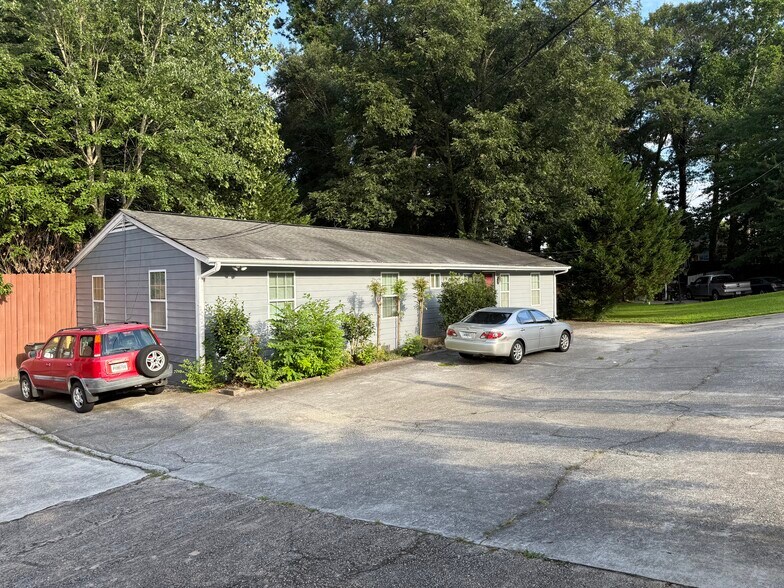 More Photos Of 3139 Shallowford Rd NE, Chamblee Office For Sale