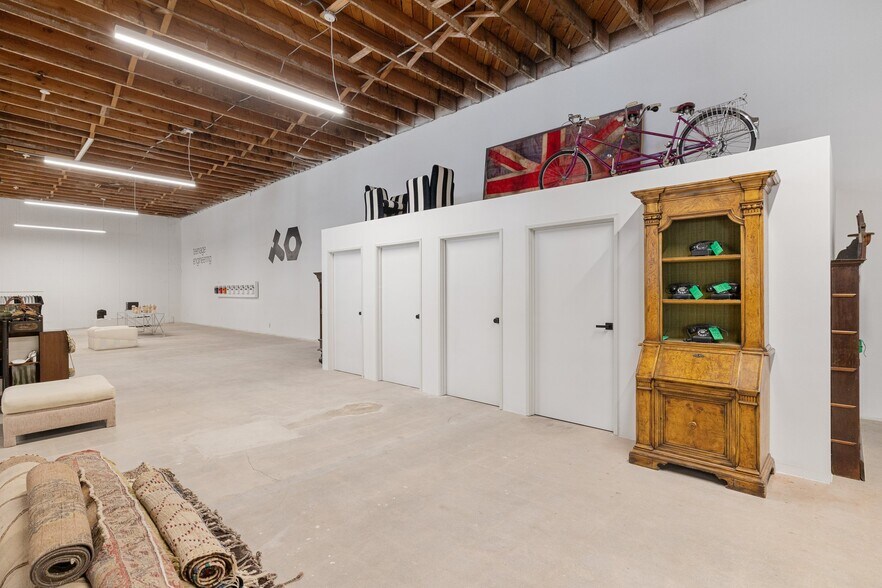 More Photos Of 45151 Oasis St, Indio Freestanding For Sale