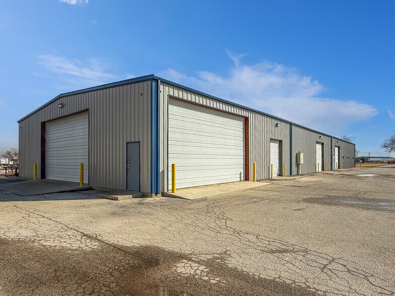 More Photos Of 7710 W Highway 80, Midland Office For Sale