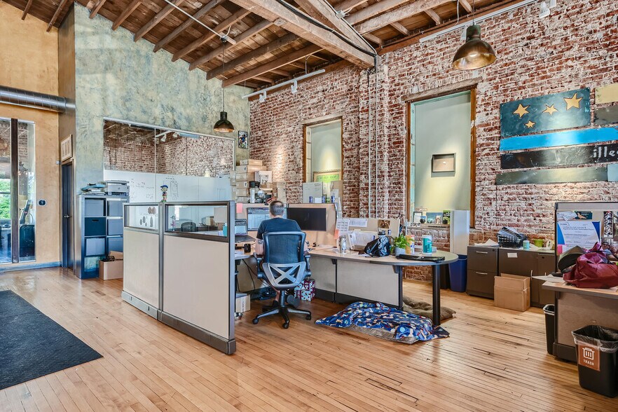 More Photos Of 238 N Broadway, Denver Storefront Retail Office For Lease