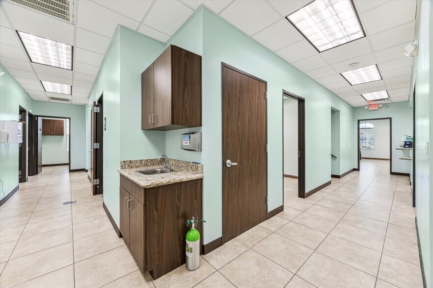 More Photos Of 360 E Medical Center Blvd, Webster Medical For Sale