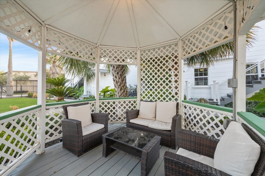 More Photos Of 1502 Market St, Galveston Hospitality For Sale
