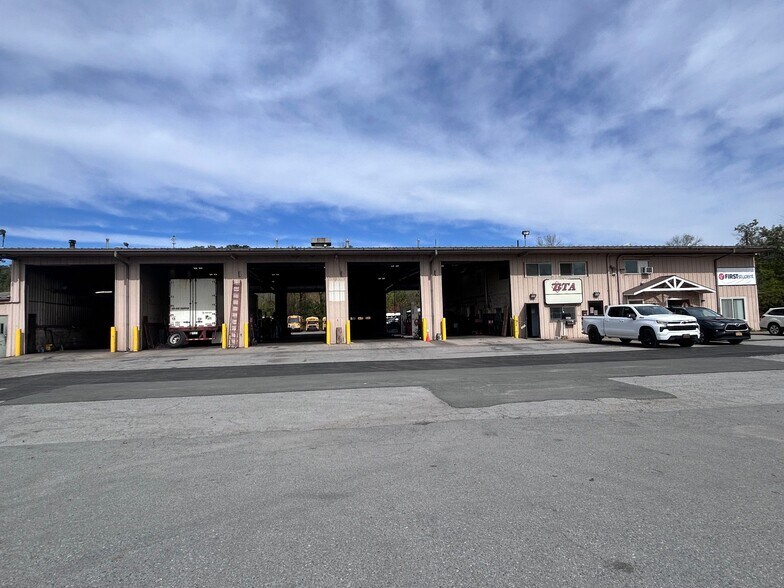 More Photos Of 151 Riverside Dr, Fultonville Truck Terminal For Sale