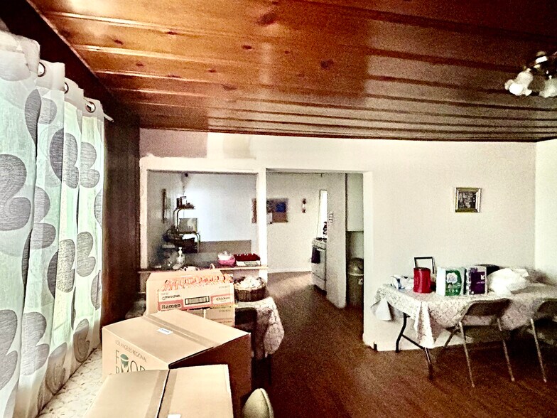 More Photos Of 10616 Avalon Blvd, Los Angeles Loft Creative Space For Sale