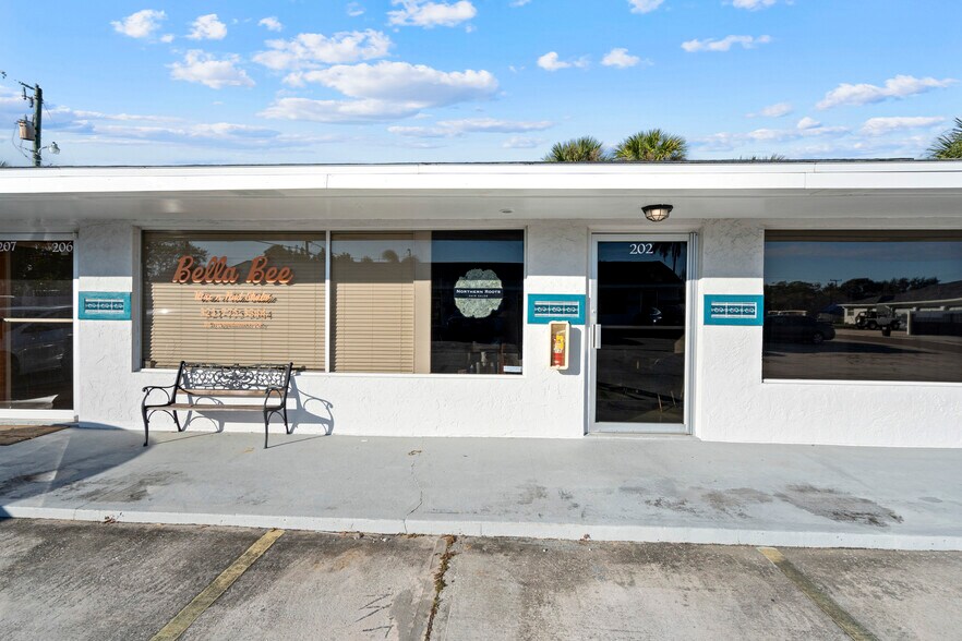 More Photos Of 599 Sherwood Ave, Satellite Beach General Retail For Lease