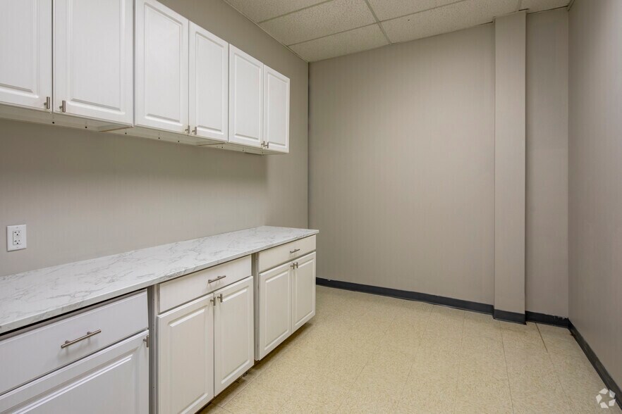 More Photos Of 1671-1691 Center Point Pky, Birmingham Unknown For Lease