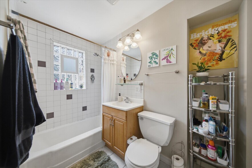 More Photos Of 2418 N Western Ave, Chicago Apartments For Sale