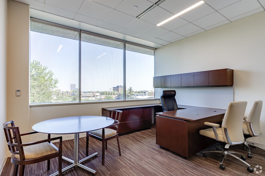 More Photos Of 2600 W Big Beaver Rd, Troy Office For Lease