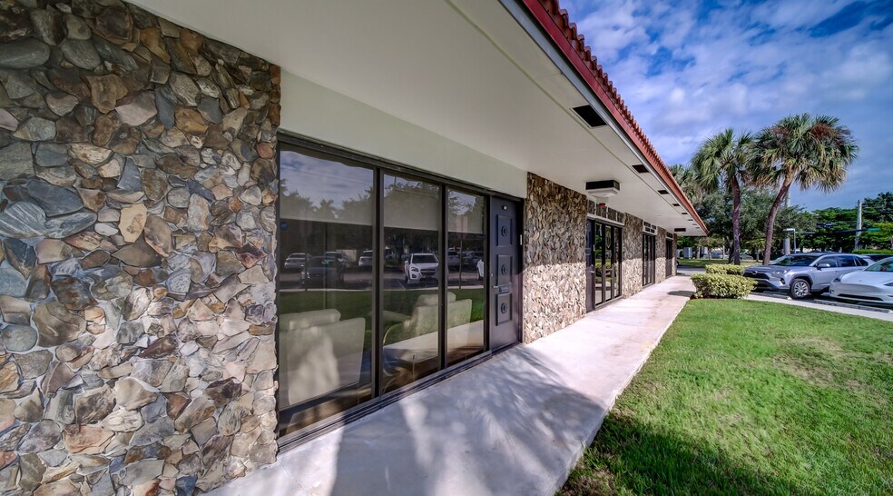 More Photos Of 201 N University Dr, Plantation Medical For Sale