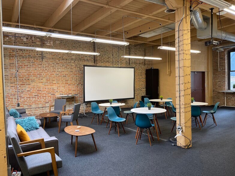 Primary Photo Of 9-15 W Hubbard St, Chicago Loft Creative Space For Lease