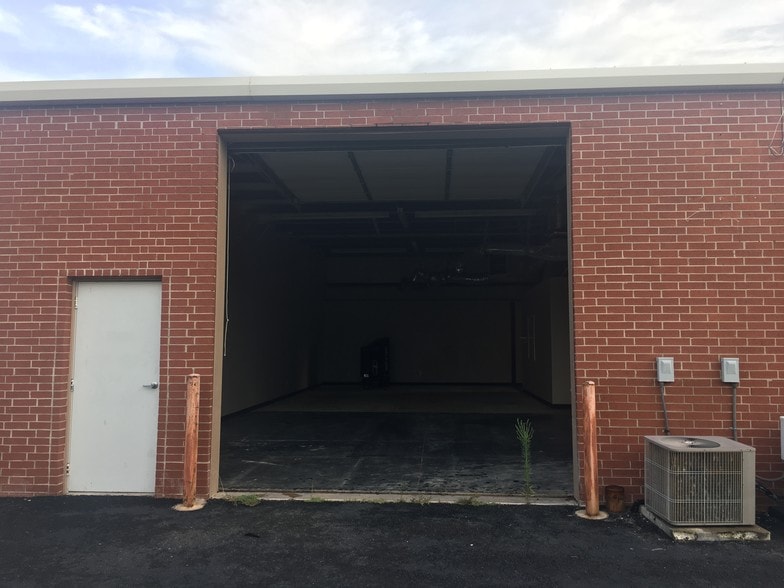 More Photos Of 1401 Fretz Dr, Edmond Industrial For Sale