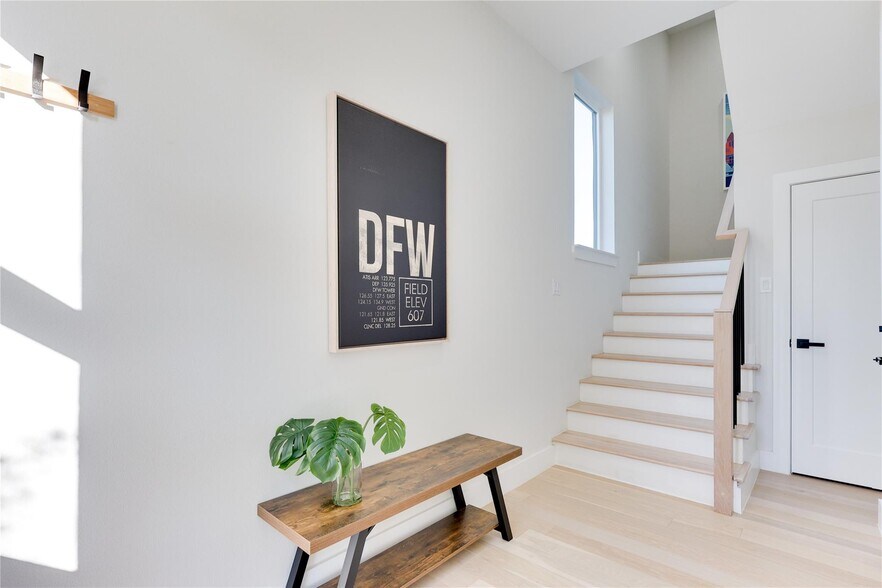 More Photos Of 1508-1512 Seegar St, Dallas Multifamily For Sale