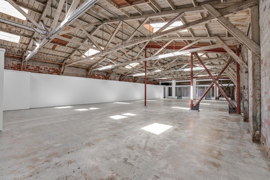 More Photos Of 2508-2510 Telegraph Ave, Oakland Storefront For Lease