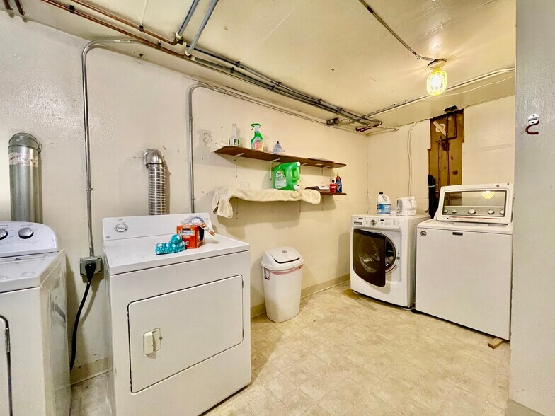 More Photos Of 1544 Pearl St, Denver Office Residential For Sale
