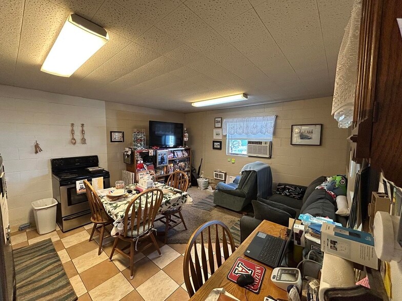 More Photos Of 425 S Maple St, Blackfoot Warehouse For Sale