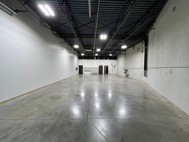 More Photos Of 1000 Taylor Station Rd, Gahanna Light Distribution For Lease