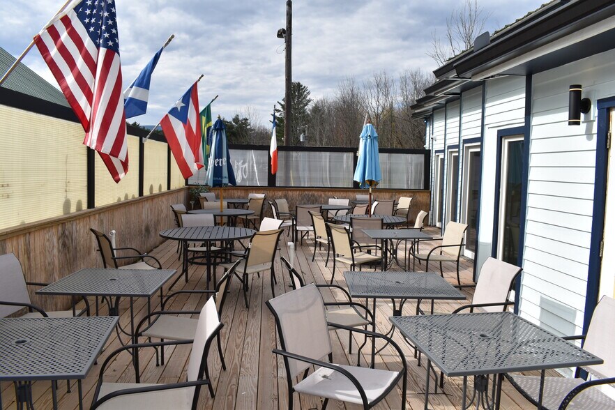 More Photos Of , Tannersville General Retail For Sale