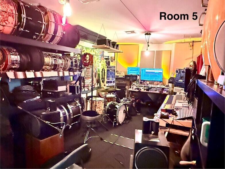 More Photos Of 4208-4220 NW 7th Ave, Miami Storefront For Sale