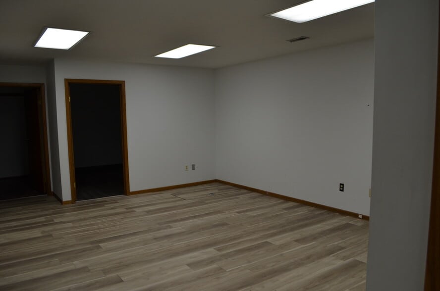 More Photos Of 623 Park Meadow Rd, Westerville Office For Lease