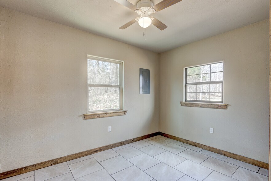 More Photos Of 27210 S Highway 125, Afton Apartments For Sale