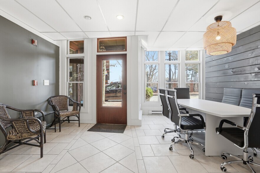 More Photos Of 49 Main St, Amesbury Office For Sale