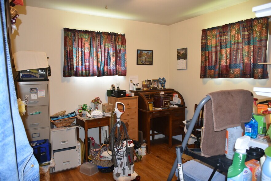 More Photos Of 4592 S Delaware Dr, Easton Auto Repair For Sale