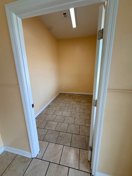 More Photos Of 4414 Old Railroad Bed Rd, Harvest General Retail For Lease