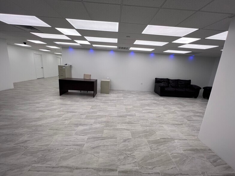 More Photos Of 2275 Airport Interchange Ave, Memphis Flex For Lease