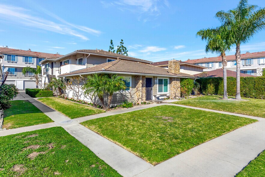 More Photos Of 13561 Arizona St, Westminster Apartments For Sale