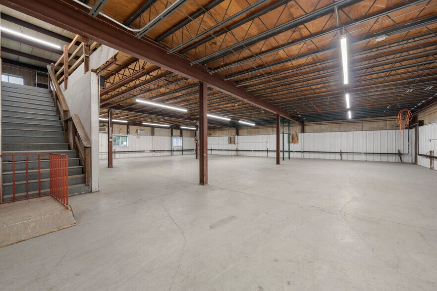 More Photos Of 597 Winthrop St, Taunton Manufacturing For Lease