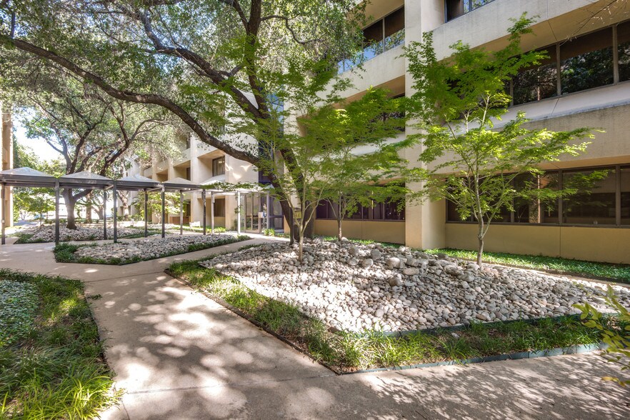 More Photos Of 12000 Ford Rd, Dallas Unknown For Lease