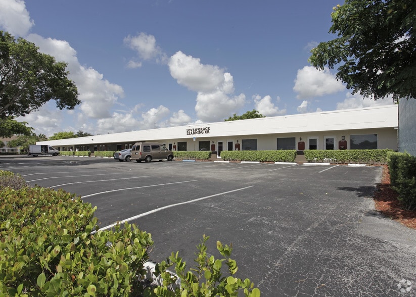 More Photos Of 315-353 SW 27th Ave, Fort Lauderdale Unknown For Lease