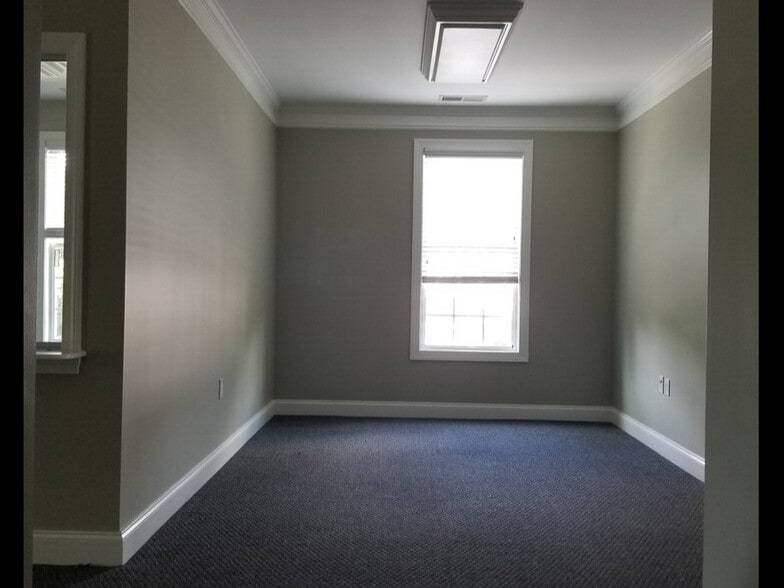 More Photos Of 3105 Creekside Village Dr, Kennesaw Office For Sale