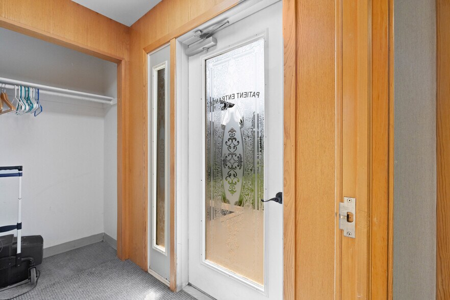 More Photos Of 2640 Ridgeway Ave, Rochester Medical For Lease